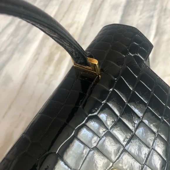 Vintage Gianni Versace Diana bag. - Picture 5 of 10